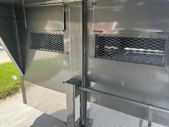 New 2024 SS Duraline Livestock Gooseneck 6'8 x6'6 x20' 14K Center Gate Vents Spare Rubber Bumper Stock / Stock Combo Trailer