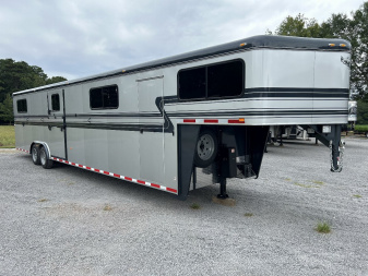 New 2026 Hawk 6H Head to Head Horse Trailer