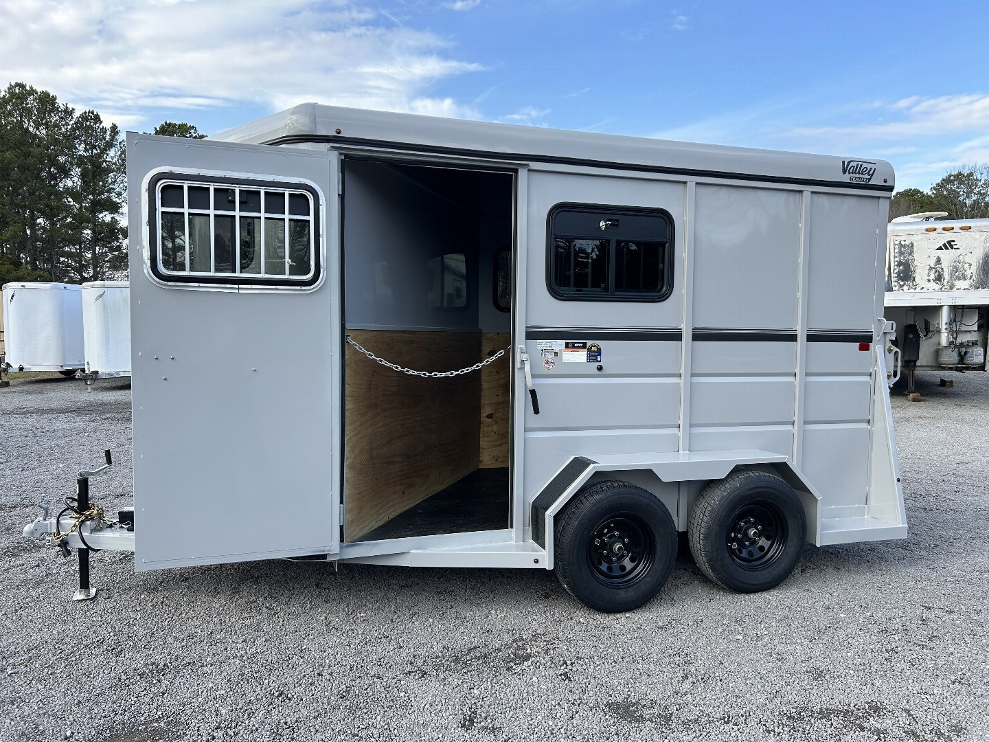 New 2025 Valley Trailers 2820 2-Horse Trailer