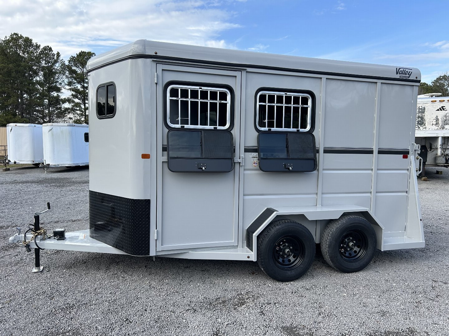 New 2025 Valley Trailers 2820 2-Horse Trailer
