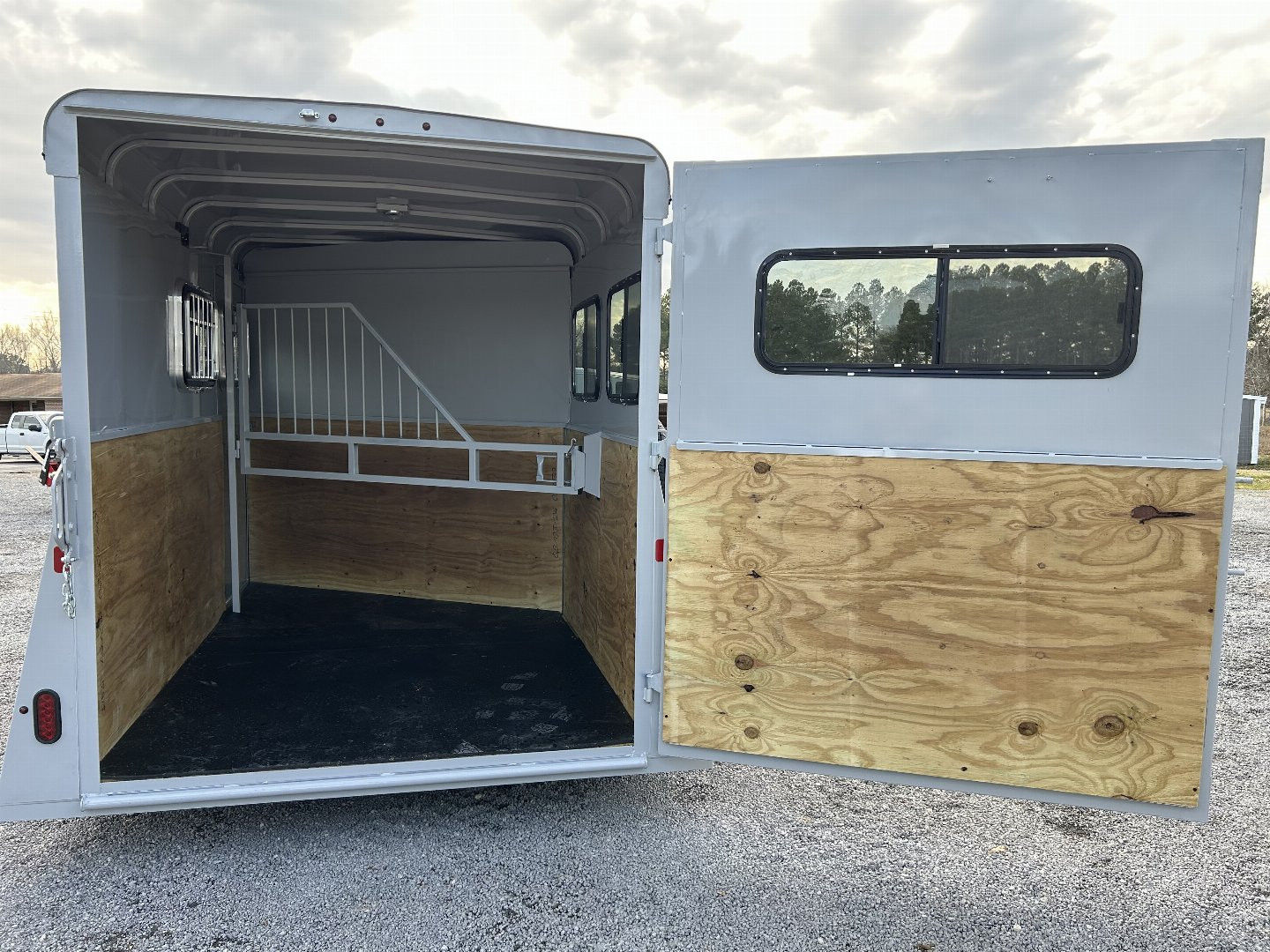 New 2025 Valley Trailers 2820 2-Horse Trailer