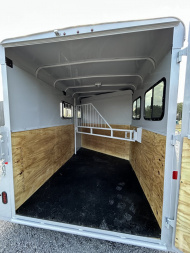 New 2025 Valley Trailers 2820 2-Horse Trailer