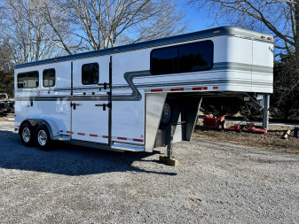 New 2025 Hawk 137 Elite Gooseneck Horse Trailer