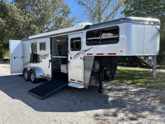 New 2025 Hawk 122C Horse Trailer
