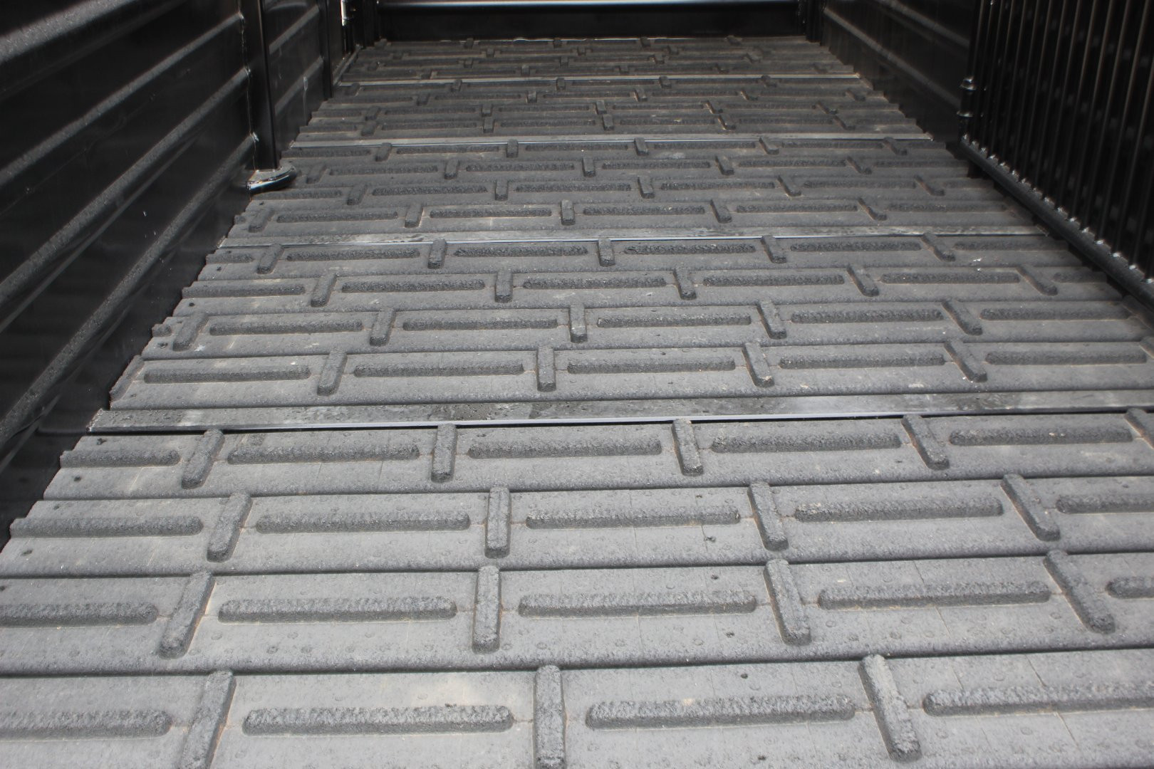 New 2025 GR Trailer 6.8 x 16 Gooseneck Half -Top Livestock