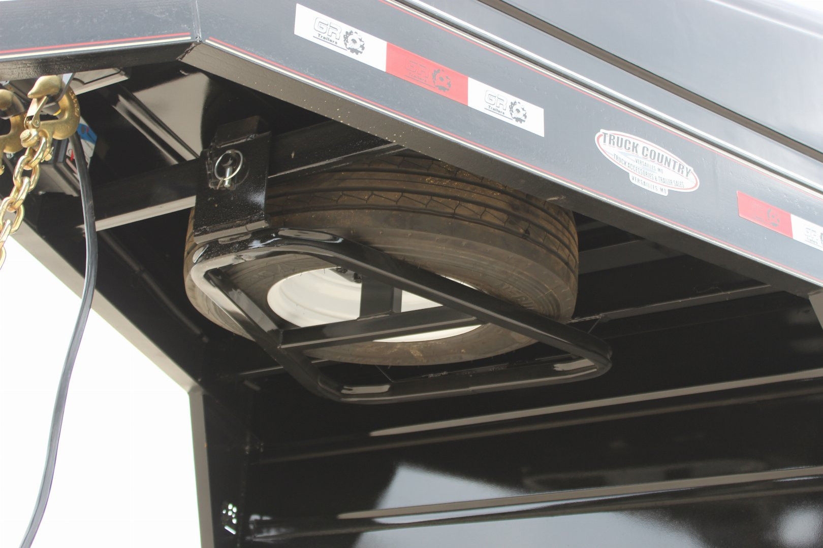 New 2025 GR Trailer 6.8 x 16 Gooseneck Half -Top Livestock