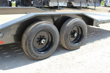 New 2026 MAXX-D T8X 102"x24' Gooseneck Equipment Tilt Trailer