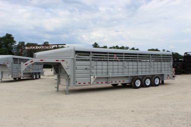 New 2025 GR TRAILERS 6.8 x 28 gooseneck Stock Trailer