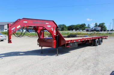 New 2026 MAXX-D YHX 34' 40K Gooseneck Hydraulic Dovetail Flatbed Trailer