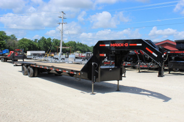 New 2026 MAXX-D YHX 36' 40K Gooseneck Hydraulic Dovetail Flatbed Trailer