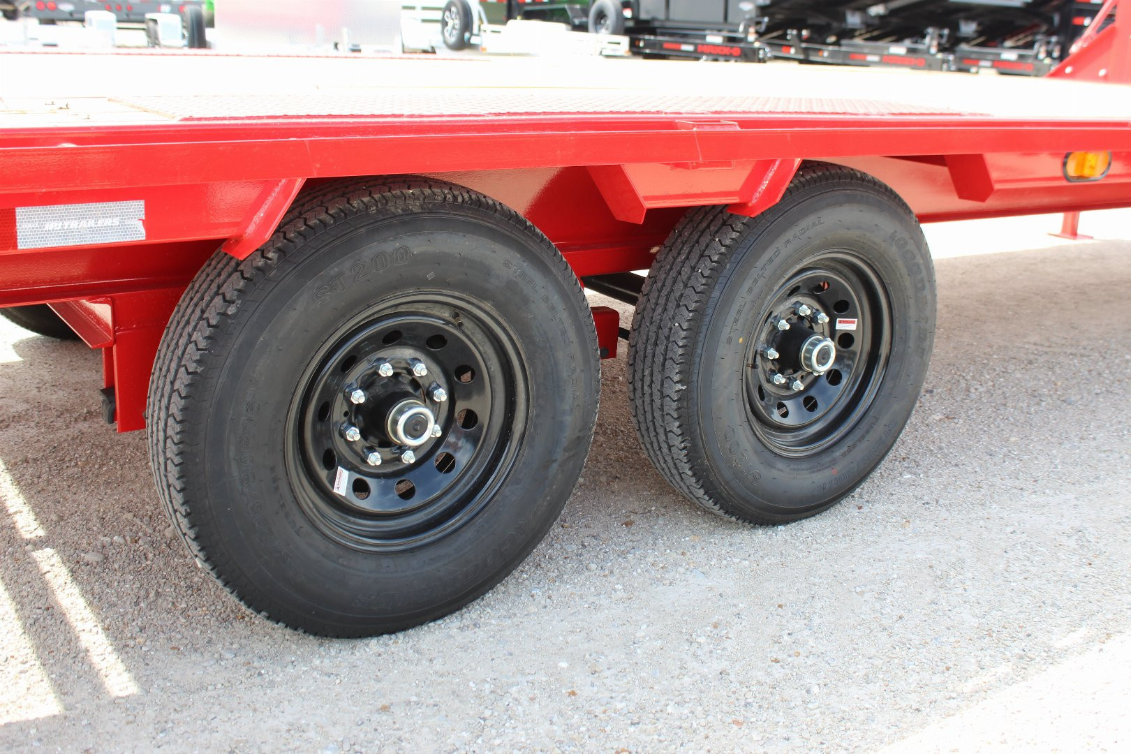 New 2026 PJ TRAILERS 102" x 25' LS Flatbed Trailer