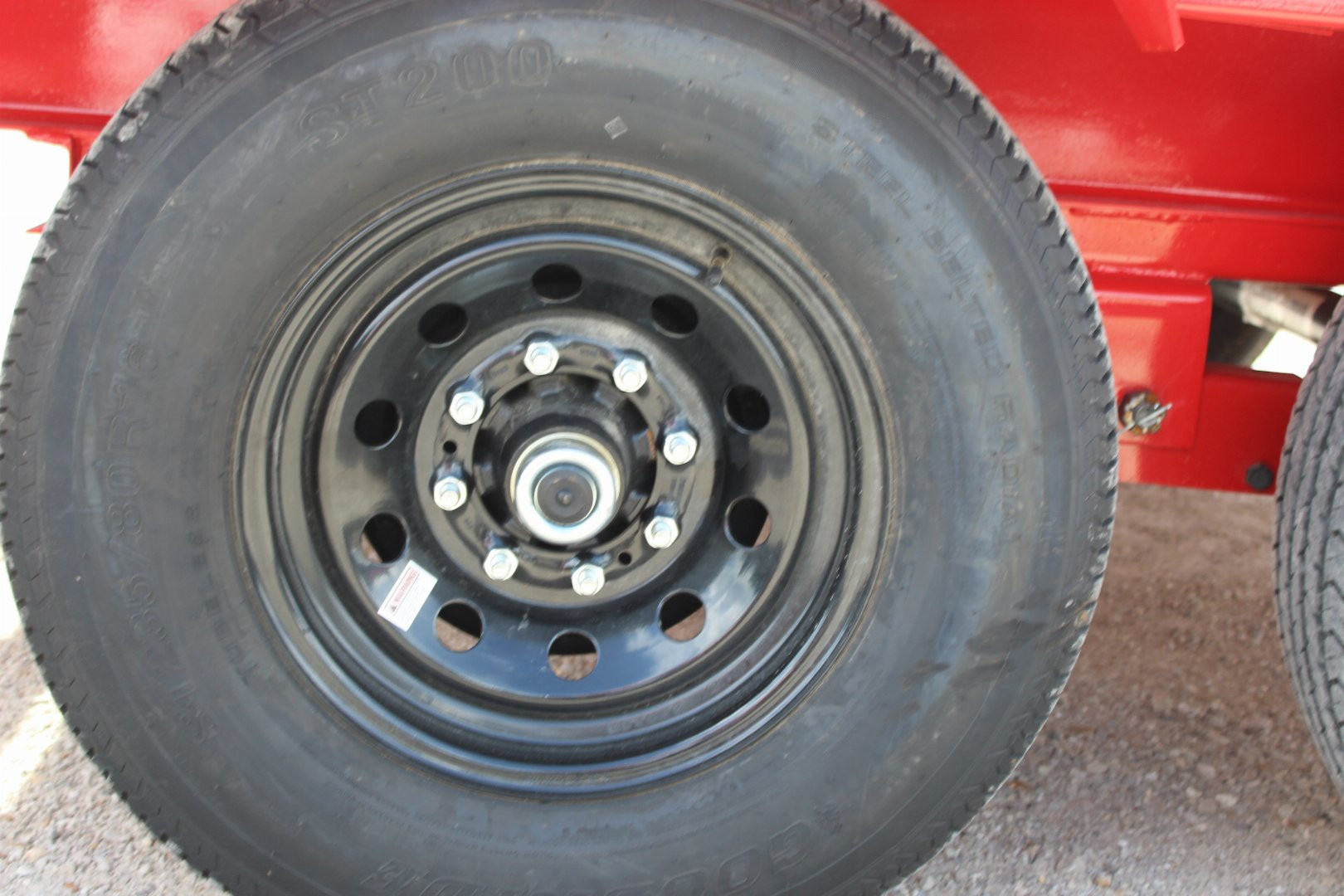 New 2026 PJ TRAILERS 102" x 25' LS Flatbed Trailer