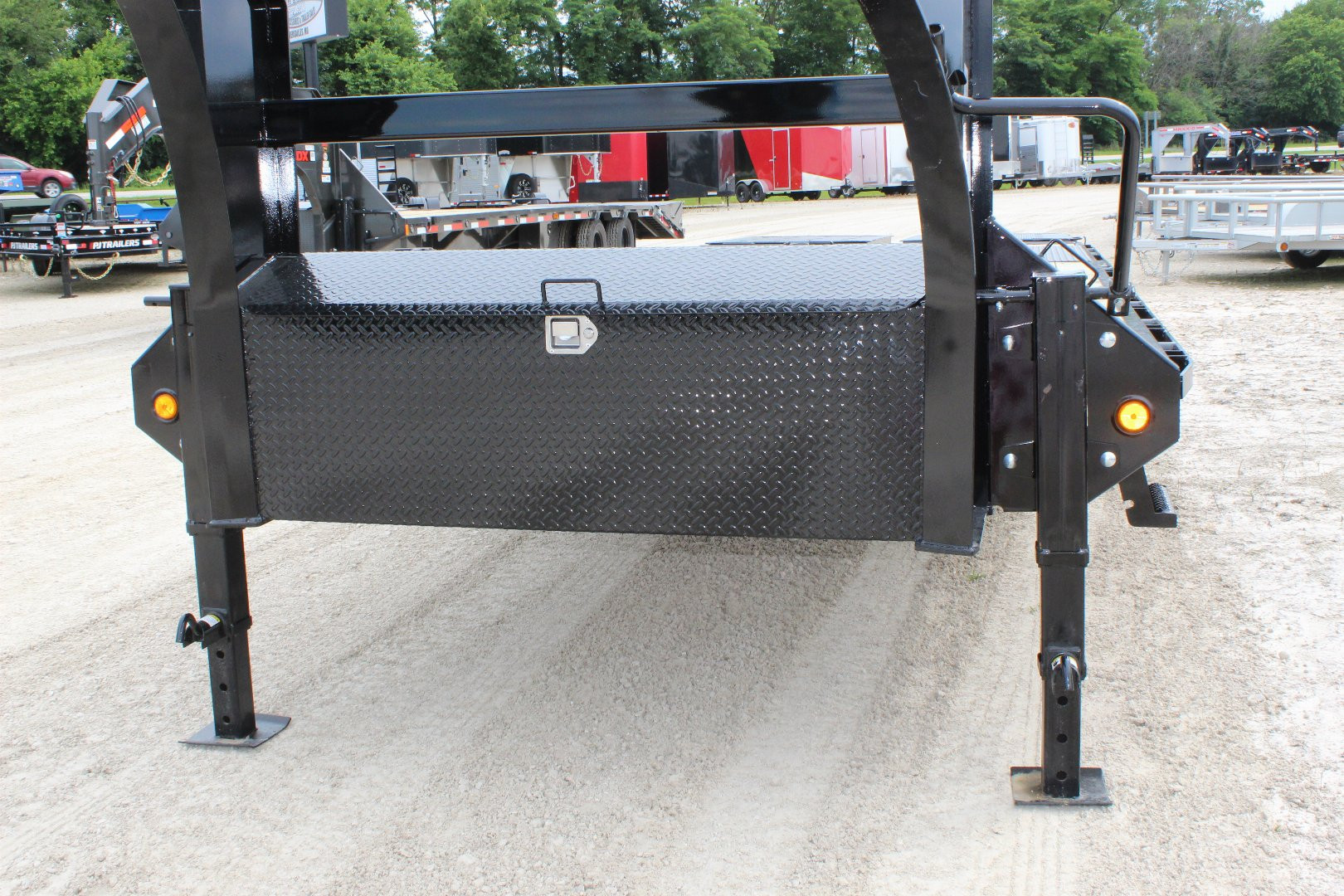 New 2026 PJ TRAILERS 102" x 25' LS Gooseneck Flatbed Trailer