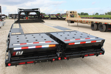 New 2026 PJ TRAILERS 102" x 25' LS Gooseneck Flatbed Trailer