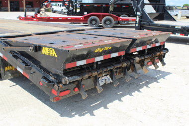 Used 2021 Big Tex 25' gooseneck Flatbed Trailer