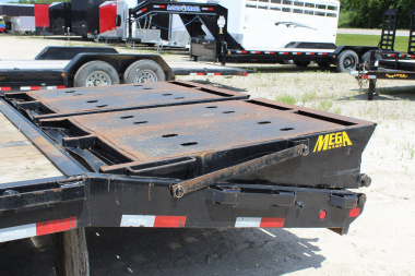 Used 2021 Big Tex 25' gooseneck Flatbed Trailer