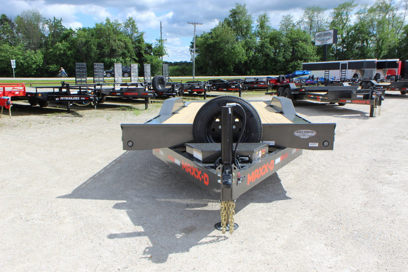 New 2026 MAXX-D T8X 102"x24' BP equipment Tilt Trailer