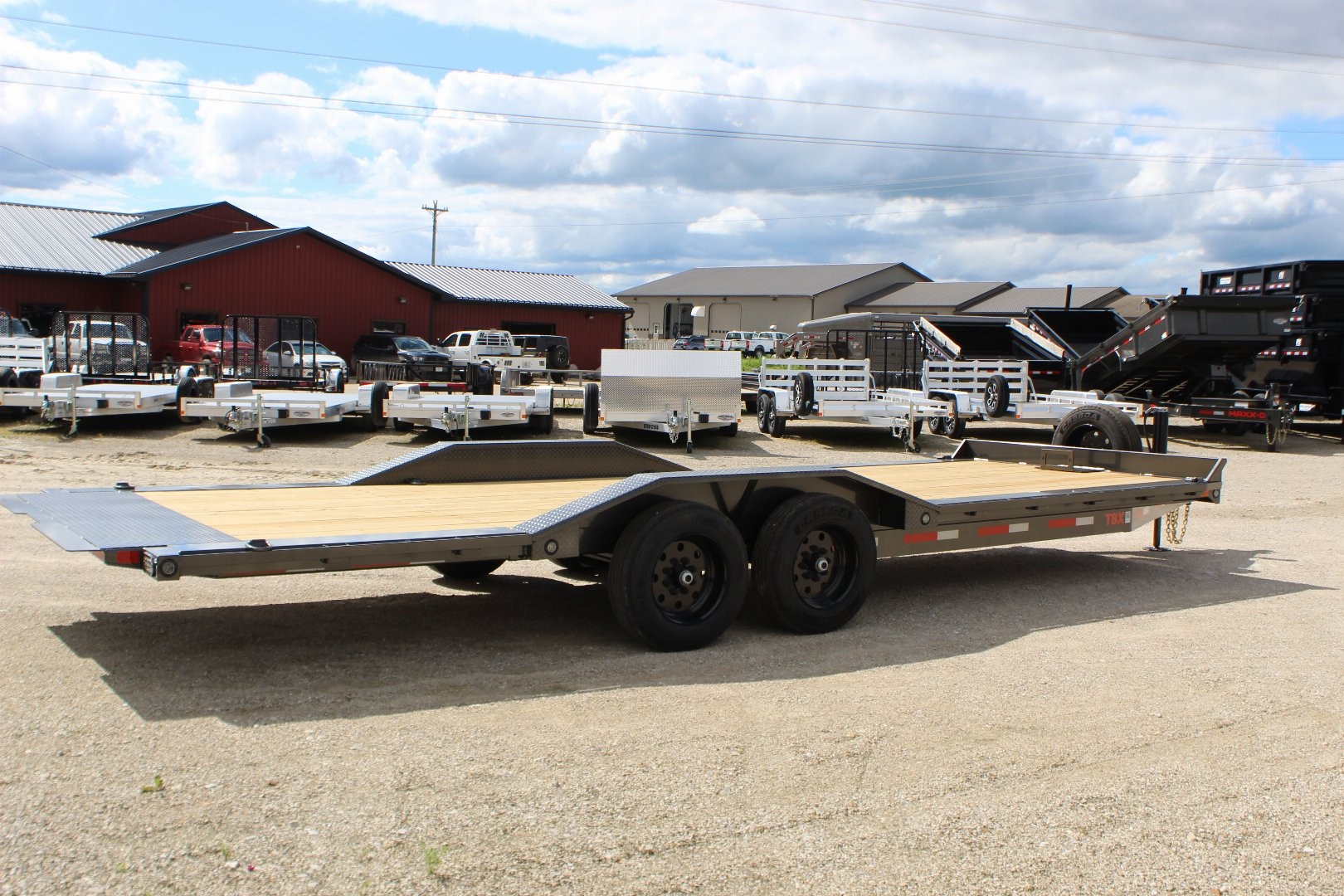 New 2026 MAXX-D T8X 102"x24' BP equipment Tilt Trailer