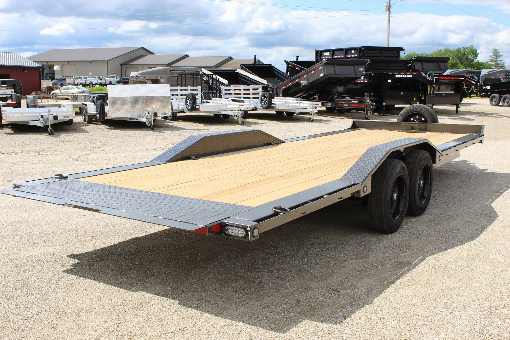 New 2026 MAXX-D T8X 102"x24' BP equipment Tilt Trailer