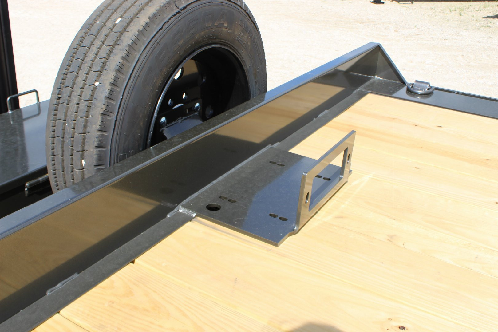 New 2026 MAXX-D T8X 102"x24' BP equipment Tilt Trailer