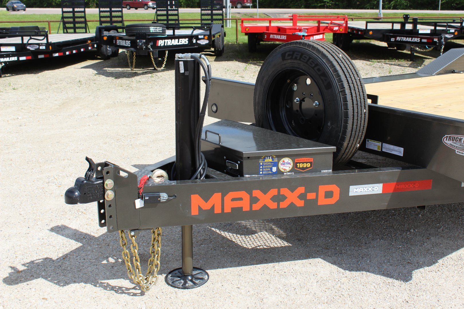 New 2026 MAXX-D T8X 102"x24' BP equipment Tilt Trailer