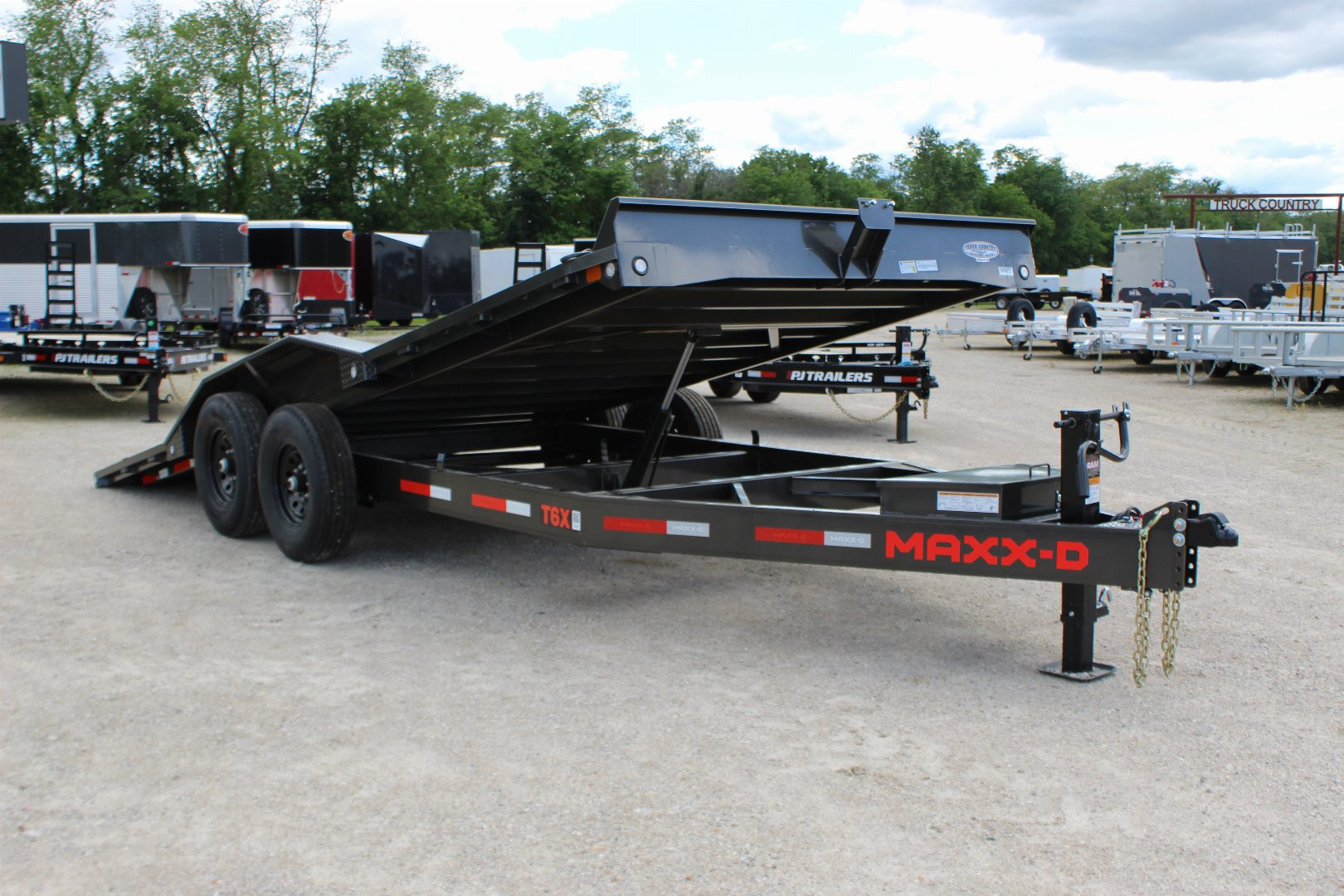 New 2026 MAXX-D T6X 102"x20' equipment Tilt Trailer