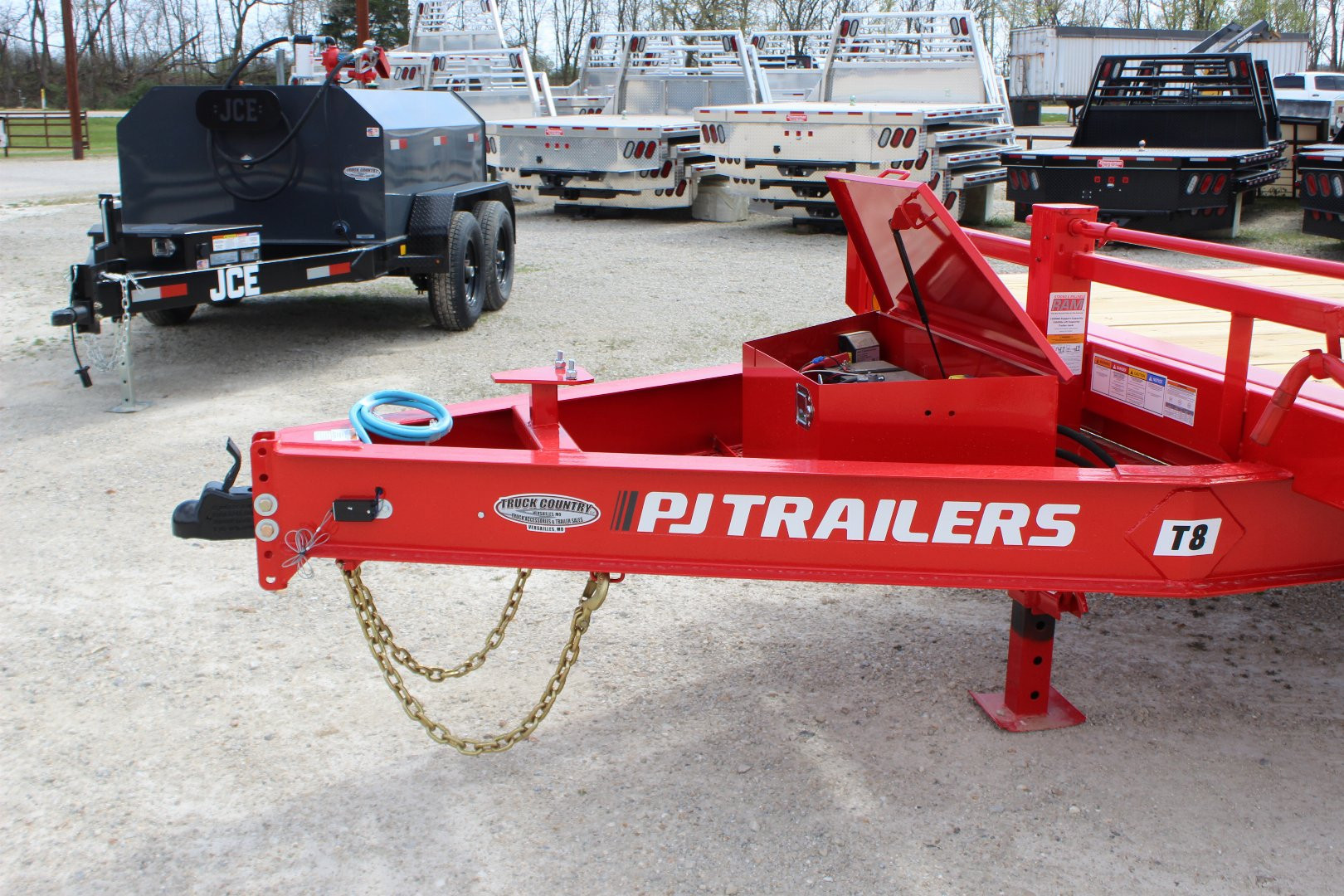 New 2025 PJ Trailer 102" x 22' T8 Deckover Trailer