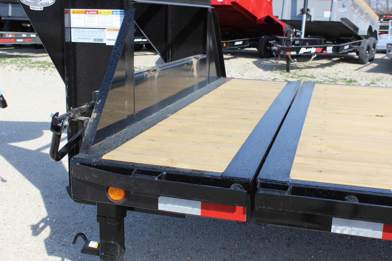 New 2025 PJ 102" x 24' T8 Gooseneck Deckover Trailer