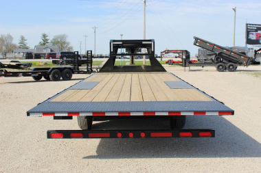 New 2025 PJ 102" x 24' T8 Gooseneck Deckover Trailer