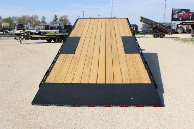 New 2025 PJ 102" x 24' T8 Gooseneck Deckover Trailer