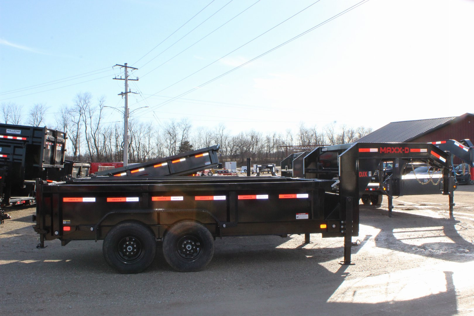 New 2025 MAXXD DJX 14' gooseneck Dump Trailer