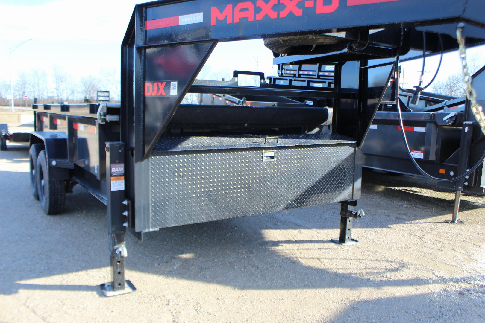 New 2025 MAXXD DJX 14' gooseneck Dump Trailer