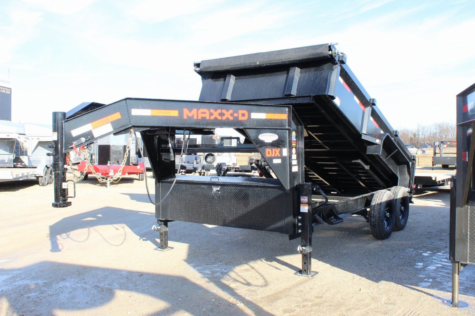 New 2025 MAXXD DJX 14' gooseneck Dump Trailer