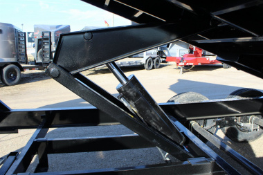 New 2025 MAXXD DJX 14' gooseneck Dump Trailer