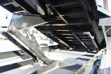 New 2025 MAXXD DJX 14' gooseneck Dump Trailer