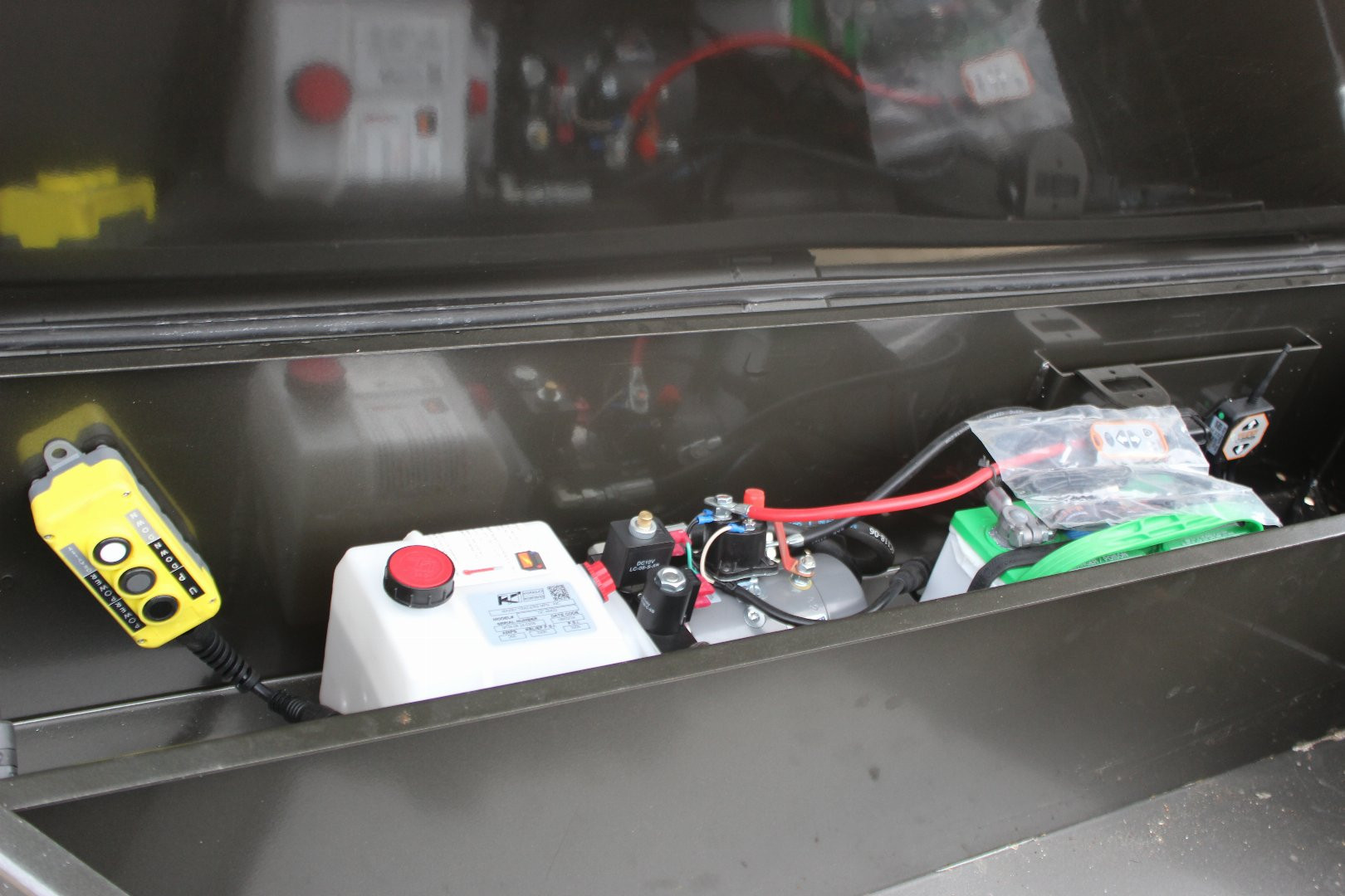 New 2025 MAXXD DJX 16' Dump Trailer