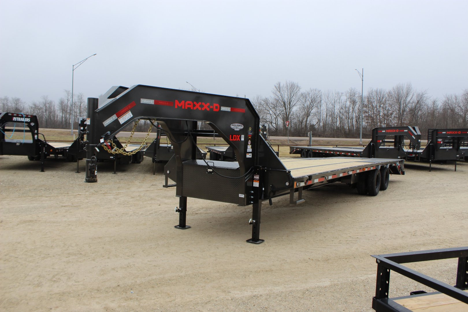 New 2025 MAXXD LDX 32' Gooseneck Flatbed Trailer