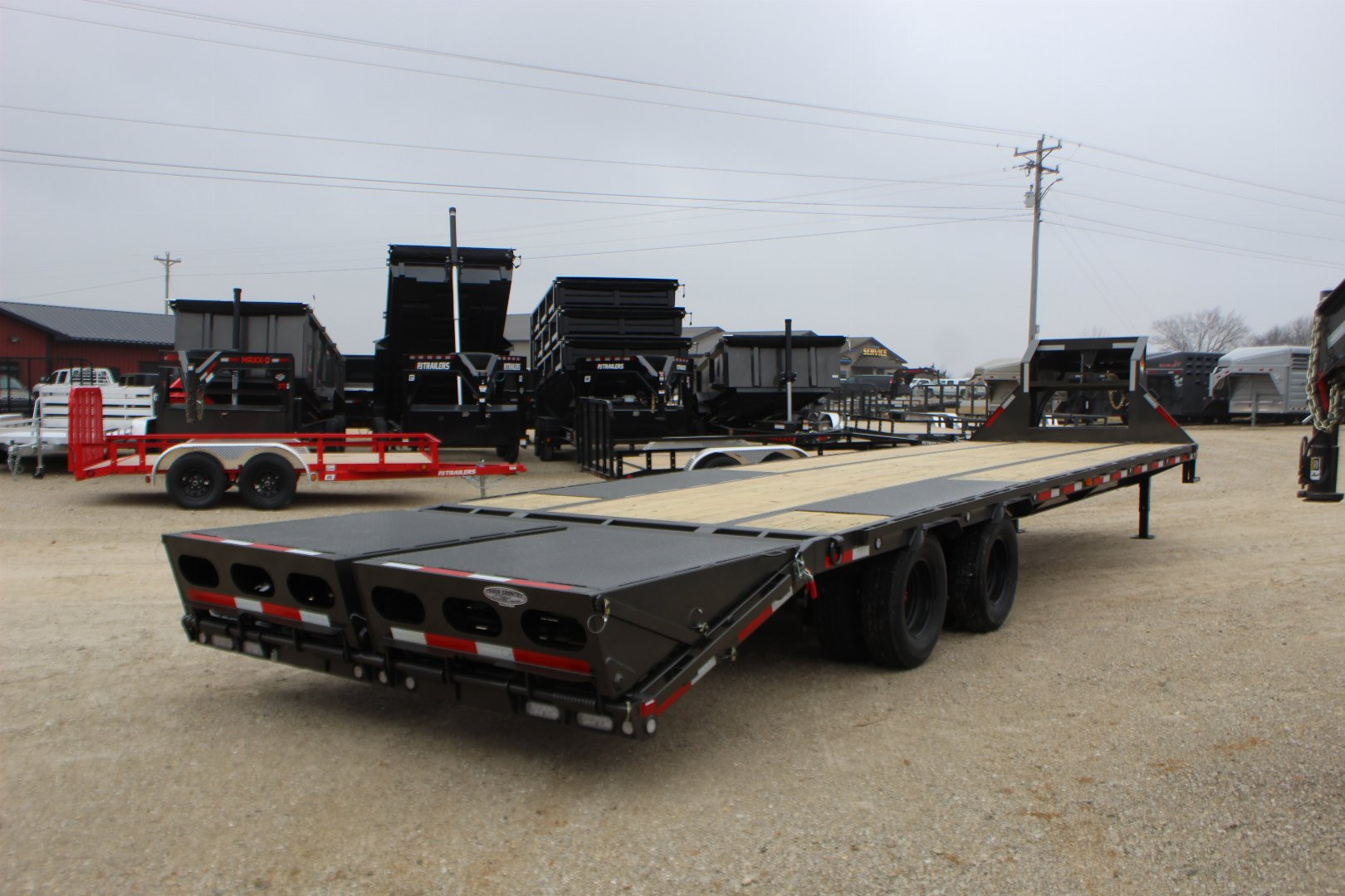 New 2025 MAXXD LDX 32' Gooseneck Flatbed Trailer