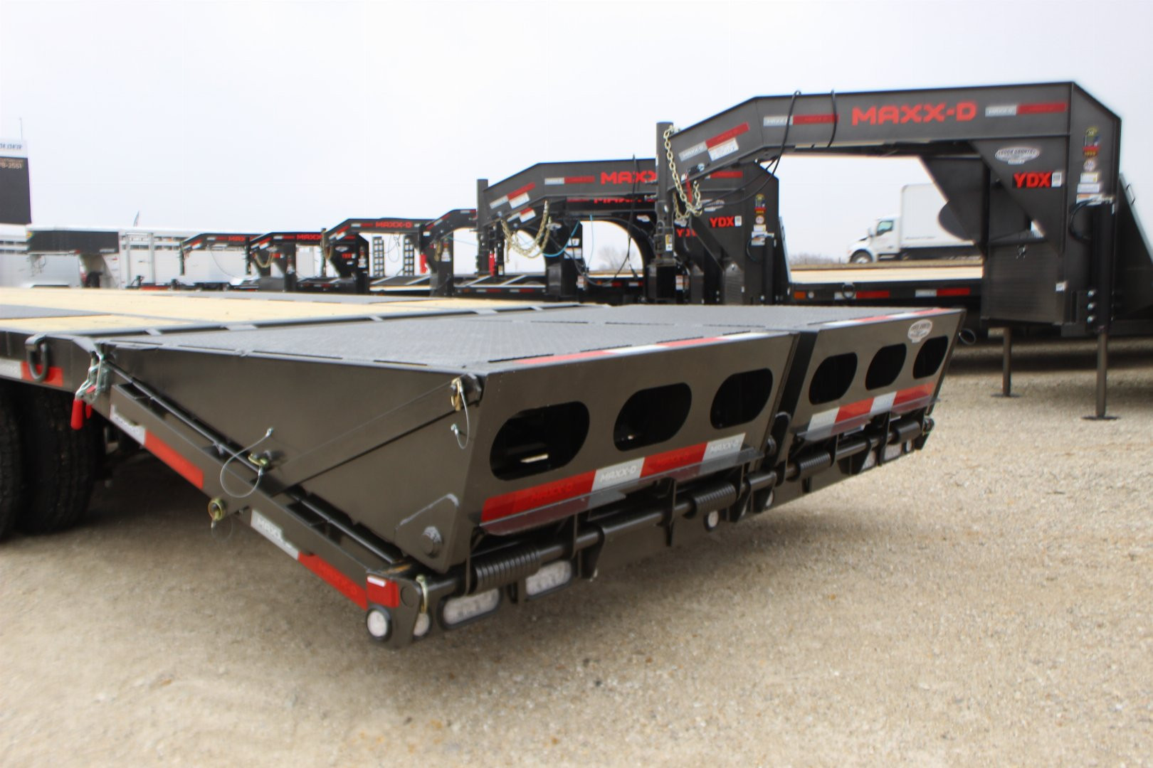 New 2025 MAXXD LDX 32' Gooseneck Flatbed Trailer