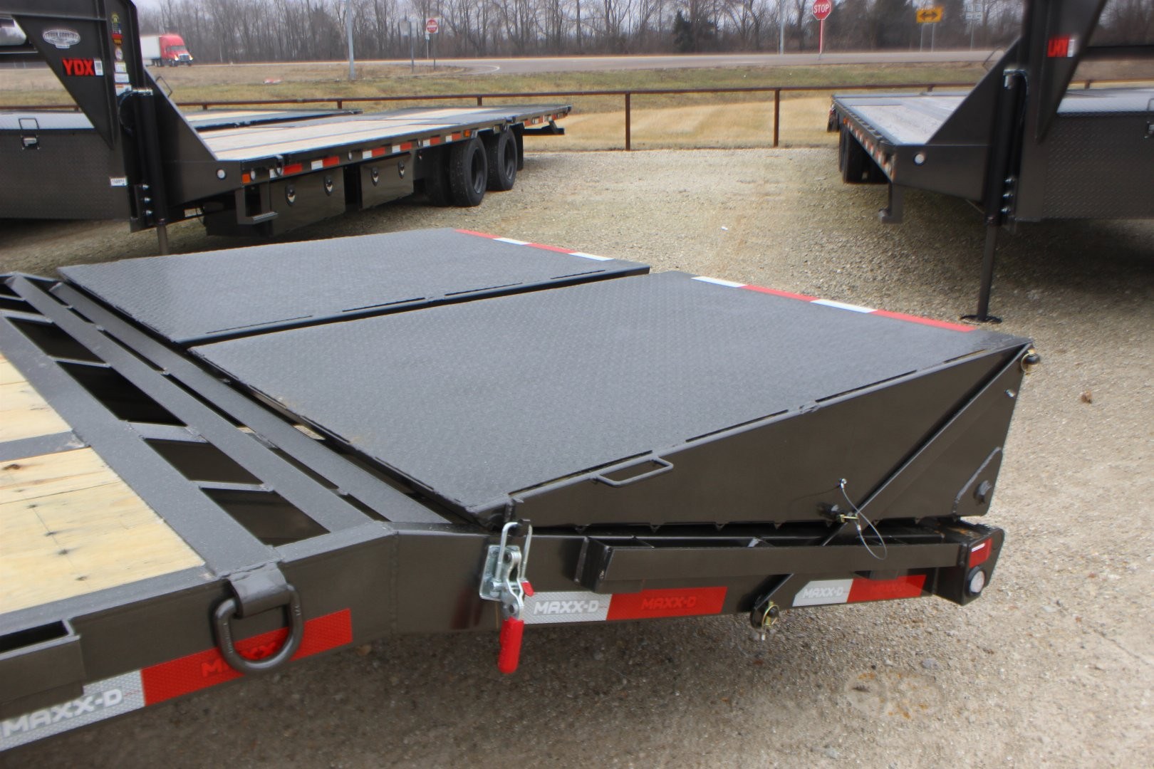 New 2025 MAXXD LDX 32' Gooseneck Flatbed Trailer