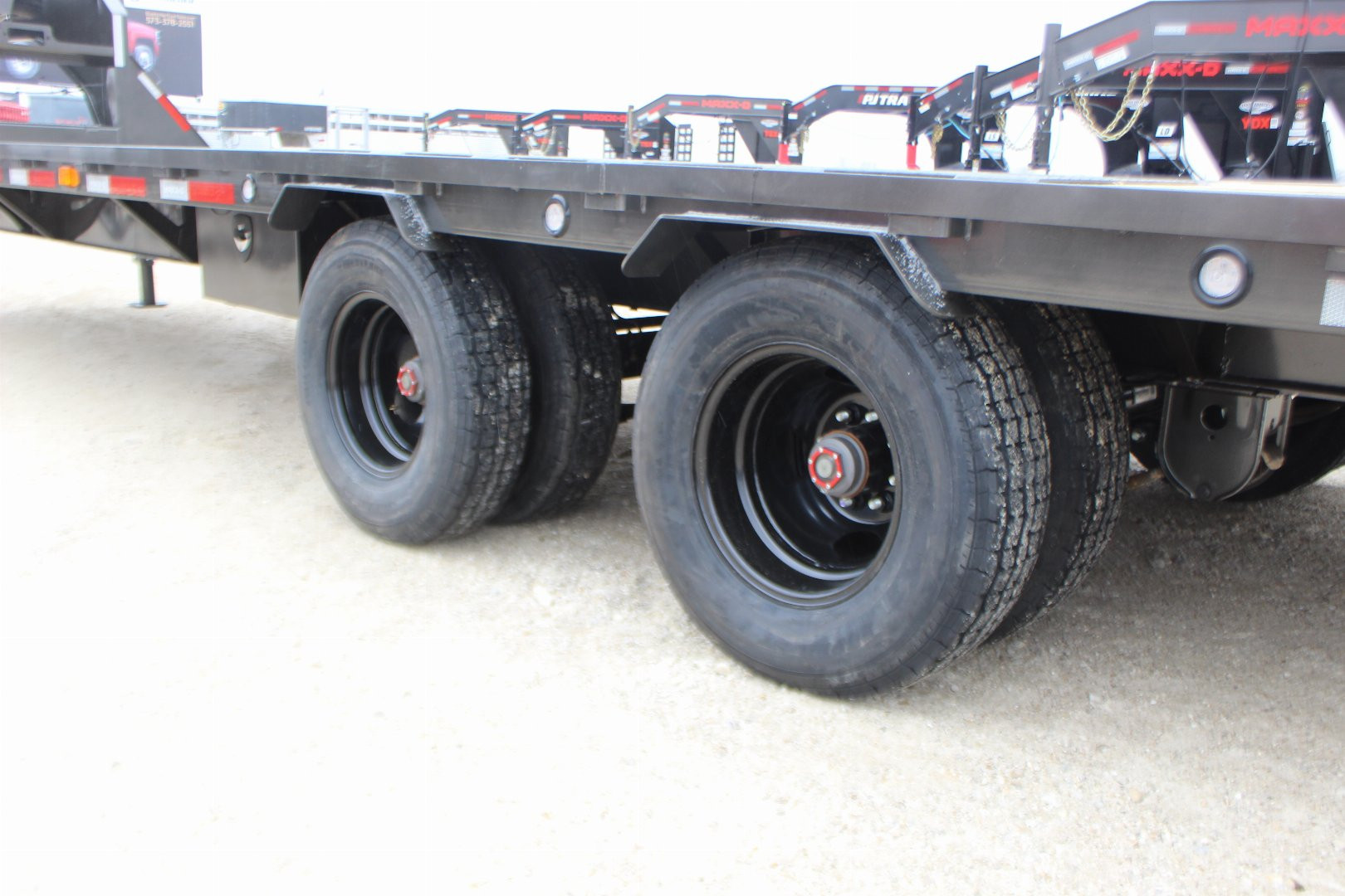 New 2025 MAXXD LDX 32' Gooseneck Flatbed Trailer