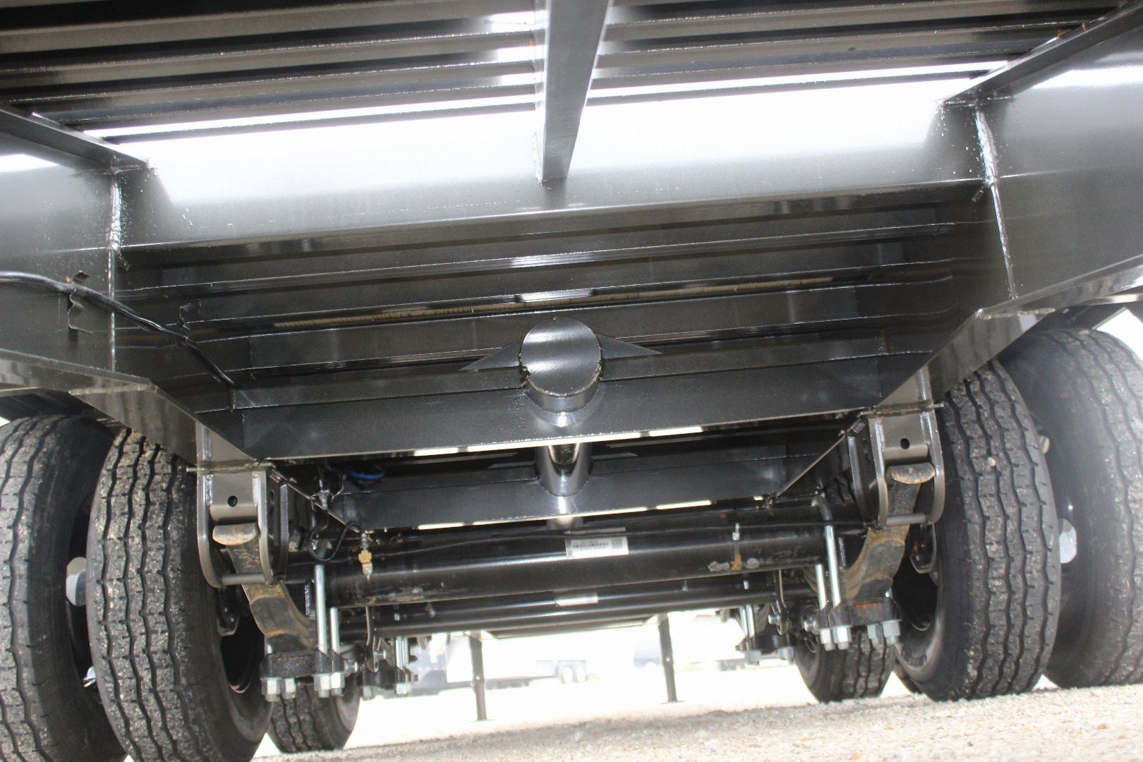 New 2025 MAXXD LDX 32' Gooseneck Flatbed Trailer