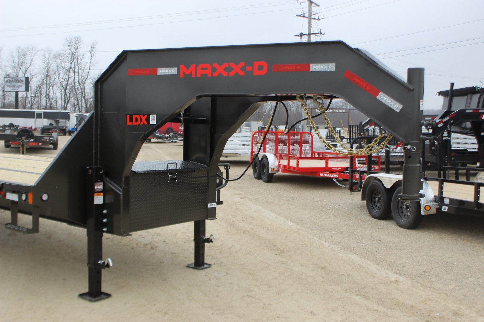 New 2025 MAXXD LDX 32' Gooseneck Flatbed Trailer