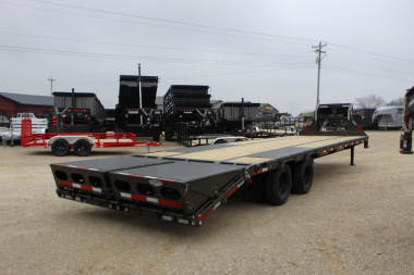 New 2025 MAXXD LDX 32' Gooseneck Flatbed Trailer