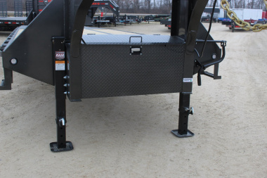 New 2025 MAXXD LDX 32' Gooseneck Flatbed Trailer