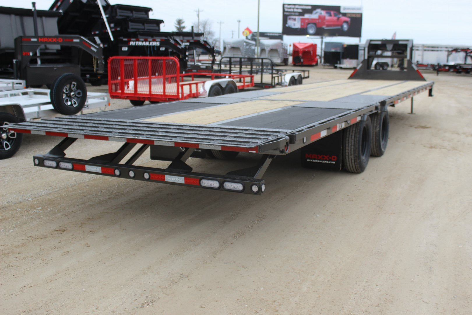 New 2025 MAXXD YDX 36' X 102" Gooseneck Hydraulic Dovetail