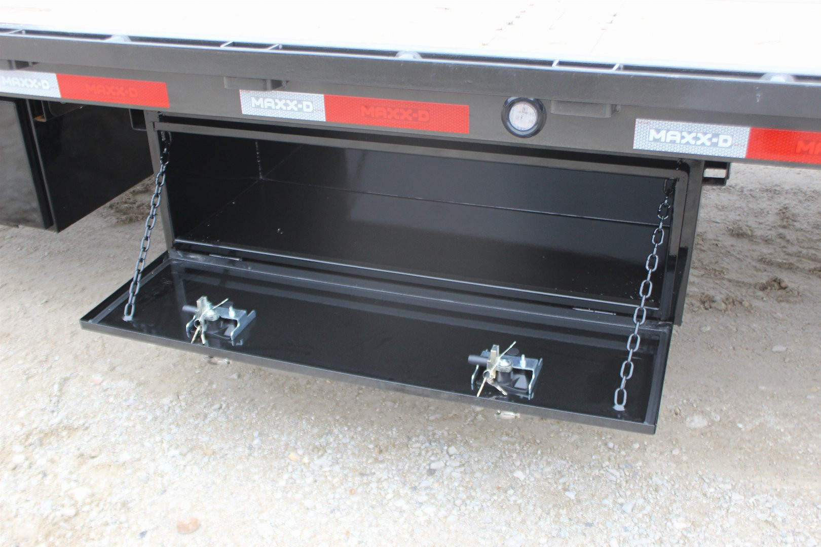 New 2025 MAXXD YDX 36' X 102" Gooseneck Hydraulic Dovetail