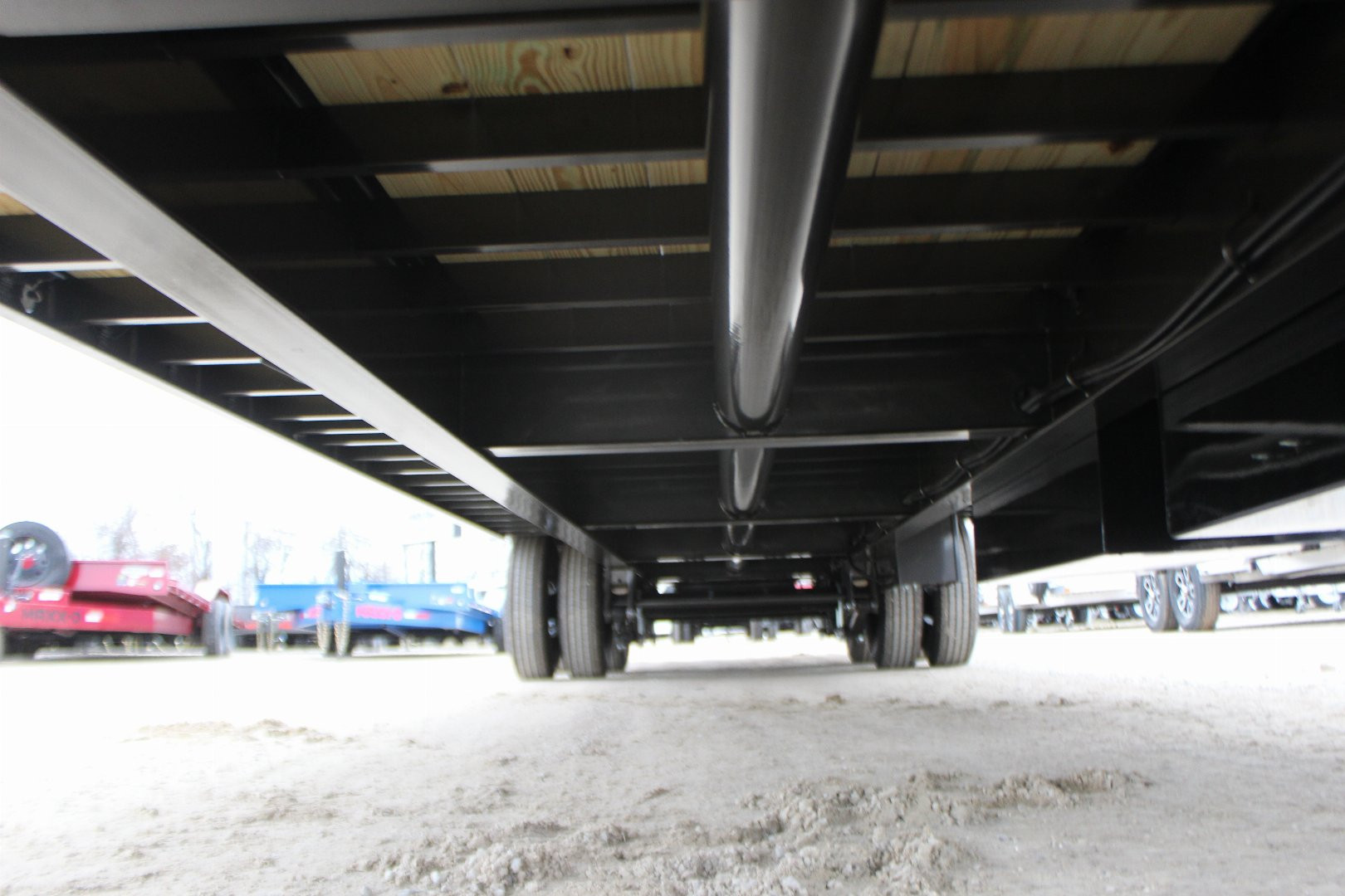 New 2025 MAXXD YDX 36' X 102" Gooseneck Hydraulic Dovetail