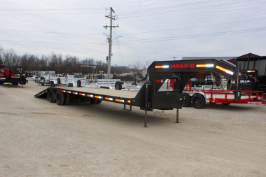 New 2025 MAXXD YDX 36' X 102" Gooseneck Hydraulic Dovetail