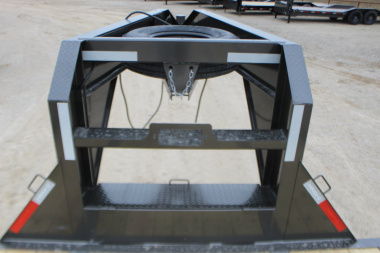 New 2025 MAXXD YDX 36' X 102" Gooseneck Hydraulic Dovetail
